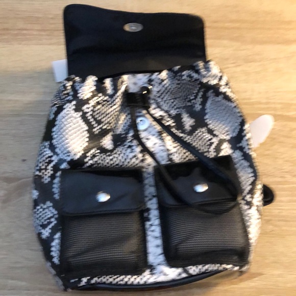 Bundle of two NOBO Abbey mini flap backpacks - Picture 3 of 7